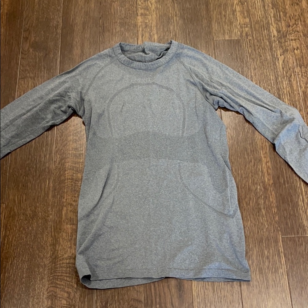 Gray Lululemon swiftly tech long sleeve size 6
